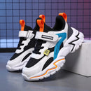 Tênis infantil em malha respirável e confortável